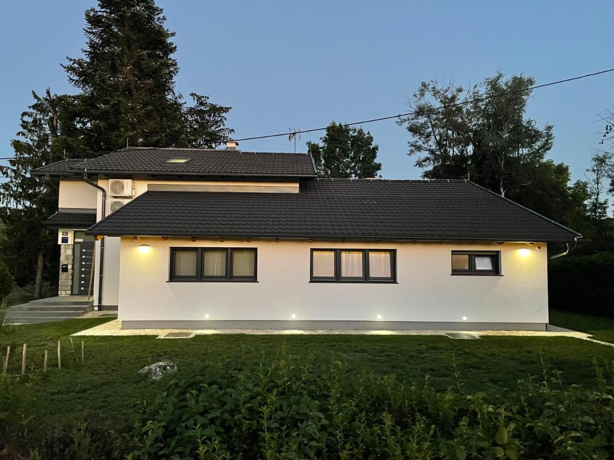 Pampas Apartments Mreznica دوغا غيسا المظهر الخارجي الصورة