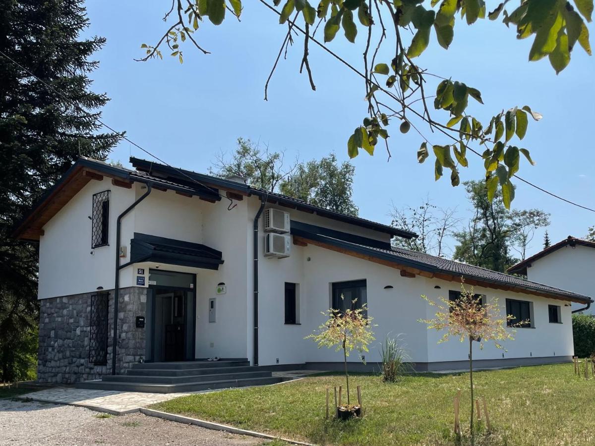Pampas Apartments Mreznica دوغا غيسا المظهر الخارجي الصورة