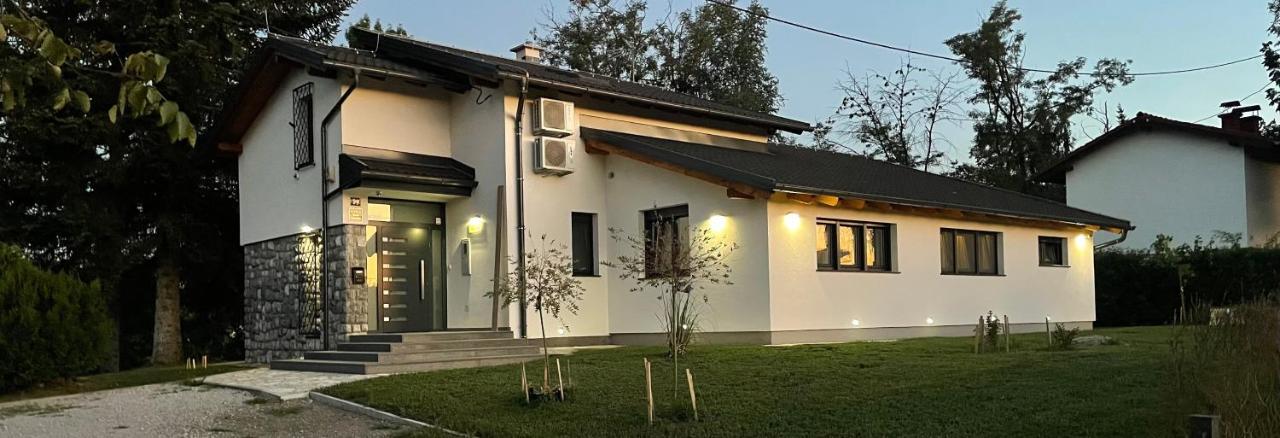 Pampas Apartments Mreznica دوغا غيسا المظهر الخارجي الصورة