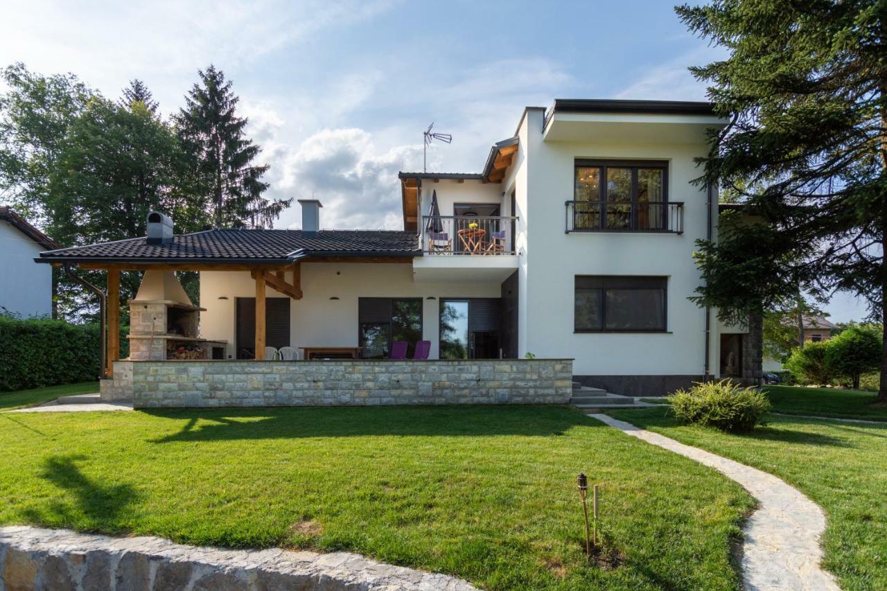 Pampas Apartments Mreznica دوغا غيسا المظهر الخارجي الصورة